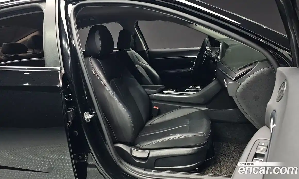 Hyundai Sonata 2022 2.0 Автомат в Москве № 531288, фото 10