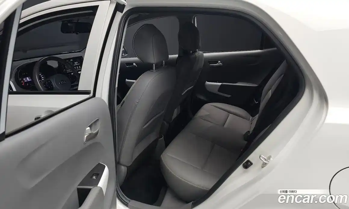 Kia Morning 2018 1.0 Автомат в Москве № 532188, фото 12