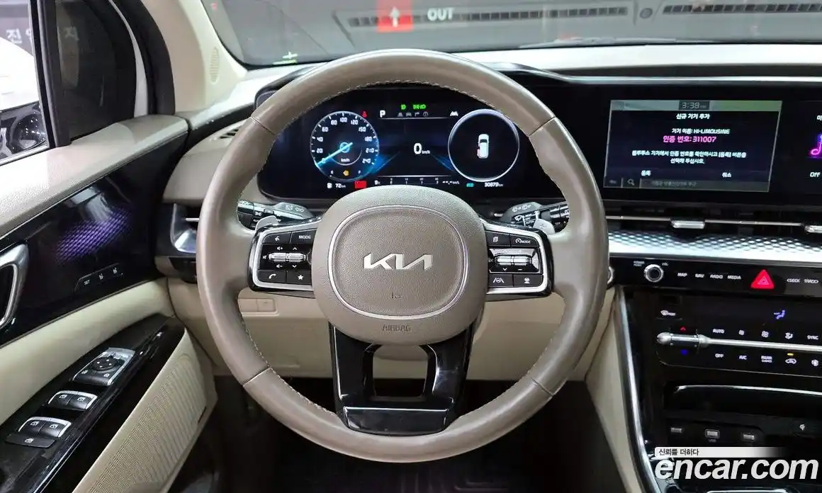 Kia Canival 2023 3.5 Автомат в Москве № 534148, фото 13