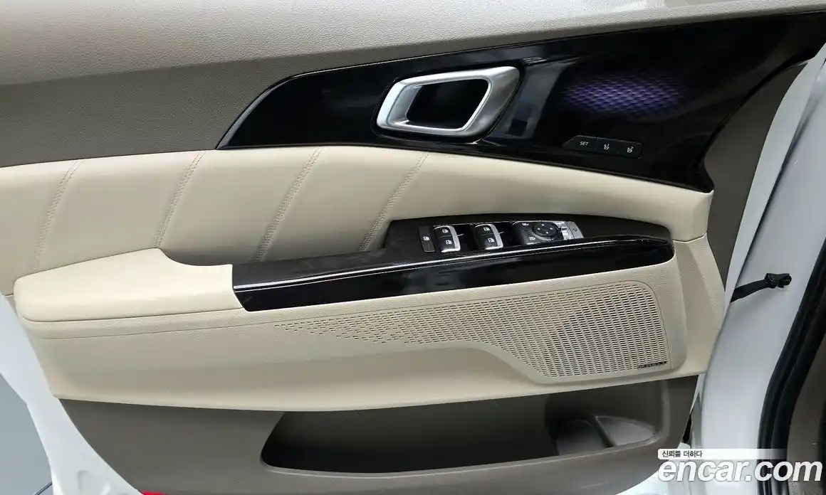 Kia Canival 2023 3.5 Автомат в Москве № 534148, фото 18