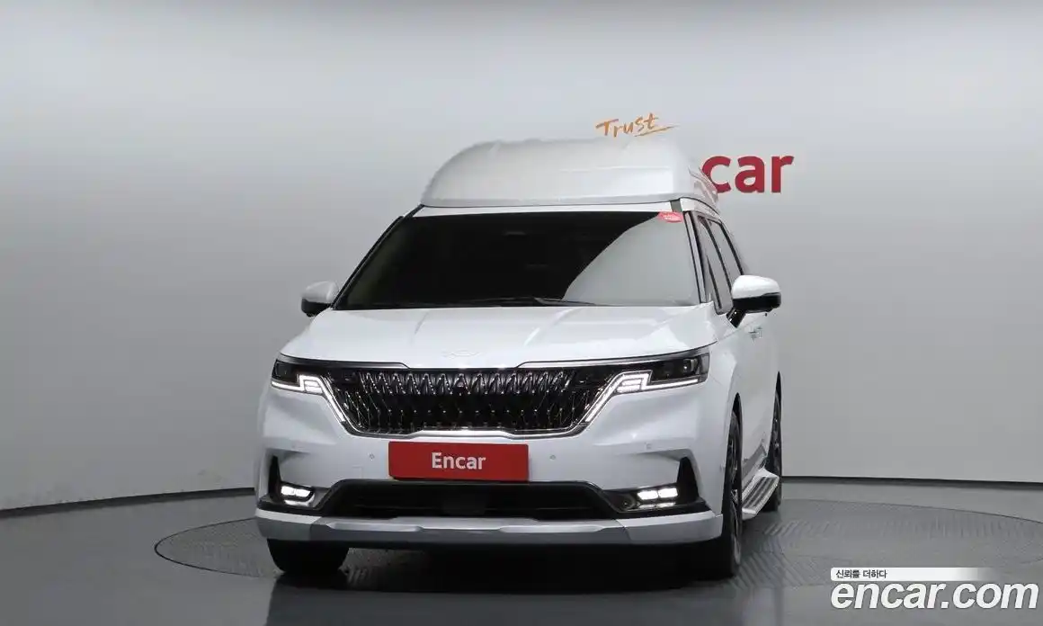 Kia Canival 2023 3.5 Автомат в Москве № 534148, фото 3