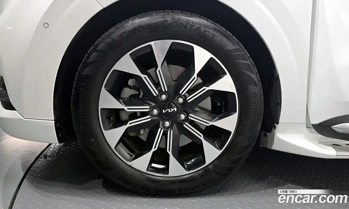 Kia Canival 2023 3.5 Автомат в Москве № 534148, фото 5