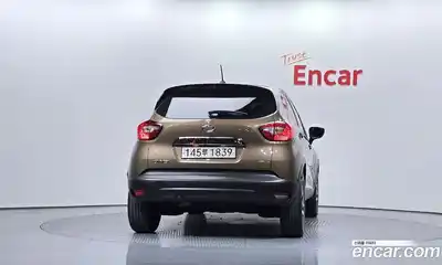 Renault QM3 2017 1.5 Автомат в Москве № 534264, миниатюра 4