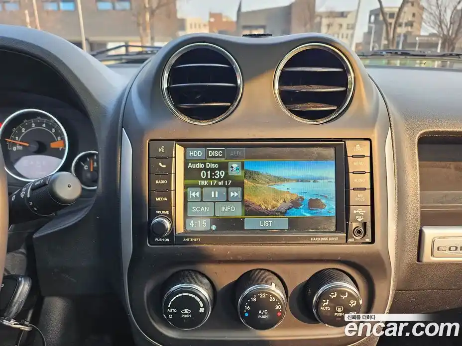 Jeep Compass 2014 2.4 Автомат в Москве № 535358, фото 15