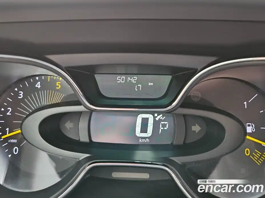 Renault QM3 2015 1.5 Автомат в Москве № 536785, фото 11