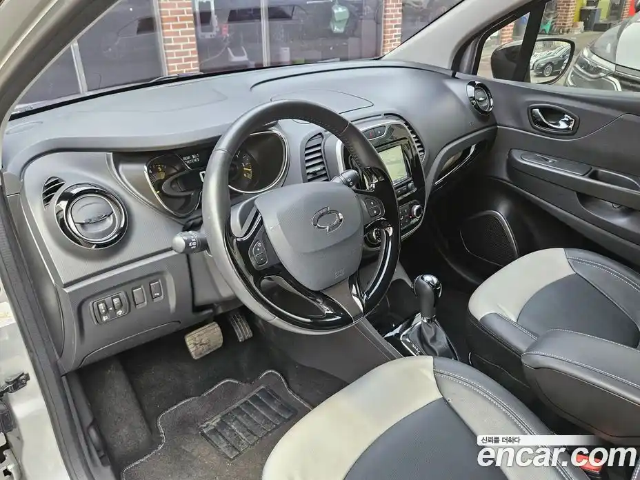 Renault QM3 2015 1.5 Автомат в Москве № 536785, фото 13