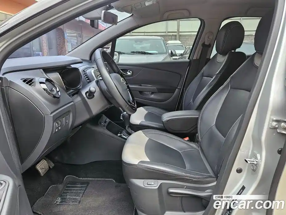 Renault QM3 2015 1.5 Автомат в Москве № 536785, фото 14