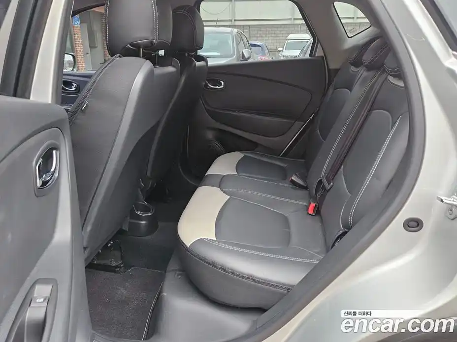 Renault QM3 2015 1.5 Автомат в Москве № 536785, фото 15