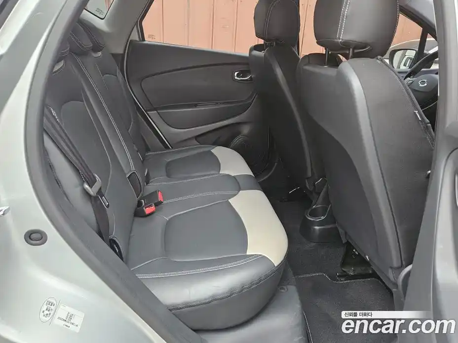 Renault QM3 2015 1.5 Автомат в Москве № 536785, фото 16