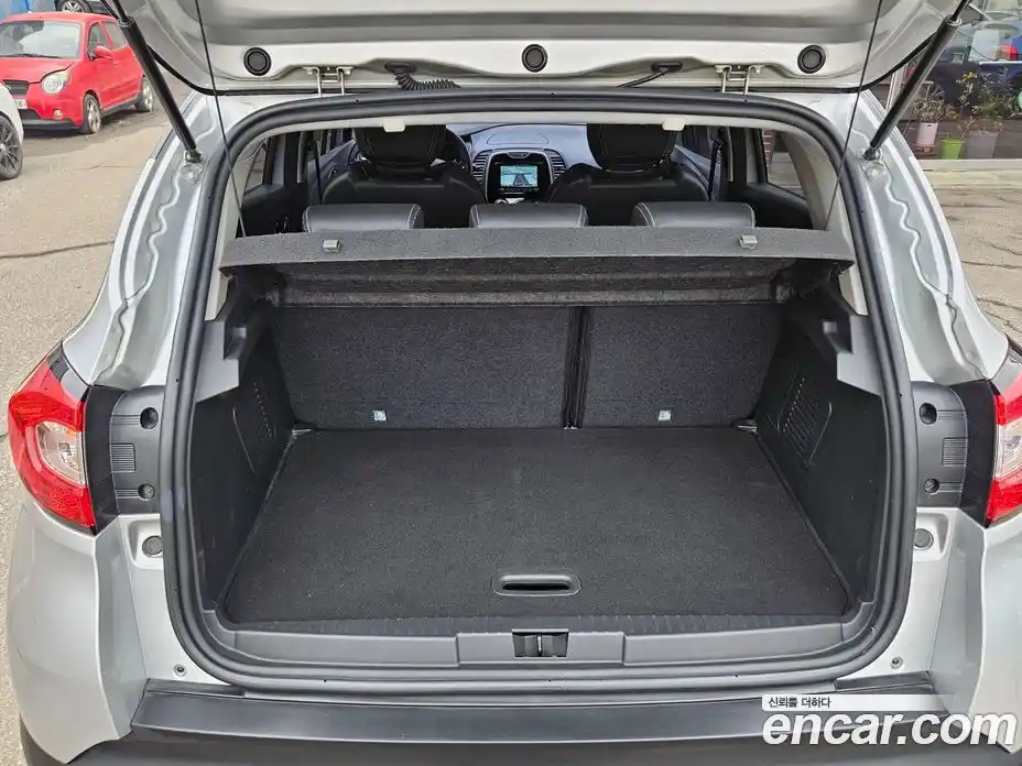 Renault QM3 2015 1.5 Автомат в Москве № 536785, фото 18