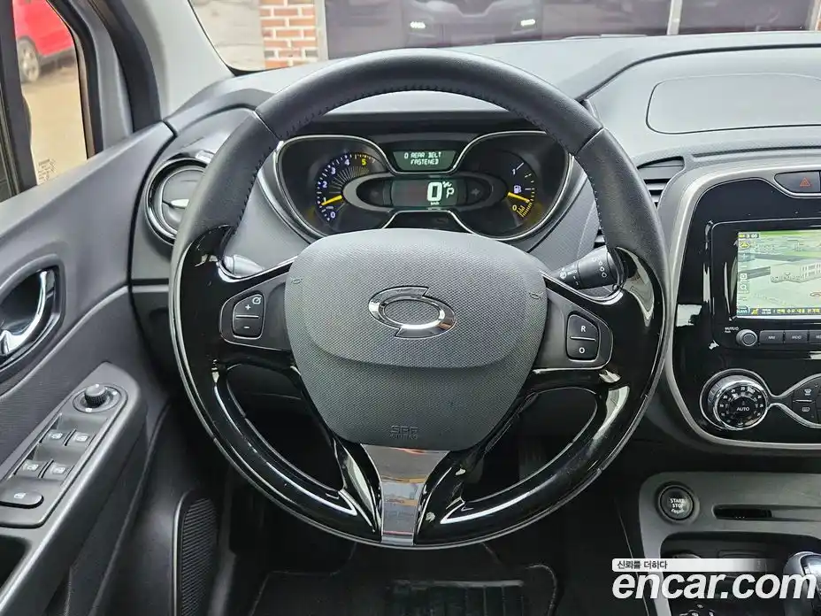 Renault QM3 2015 1.5 Автомат в Москве № 536785, фото 7