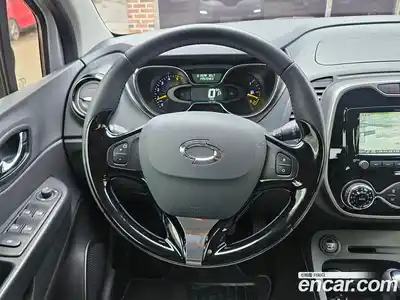 Renault QM3 2015 1.5 Автомат в Москве № 536785, миниатюра 7