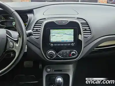 Renault QM3 2015 1.5 Автомат в Москве № 536785, миниатюра 8