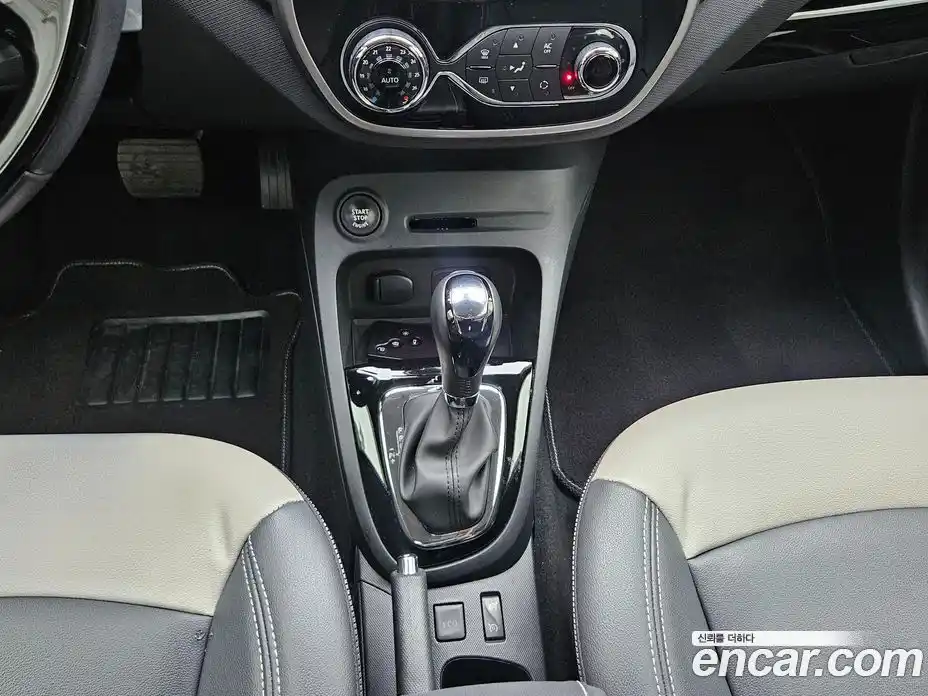 Renault QM3 2015 1.5 Автомат в Москве № 536785, фото 10