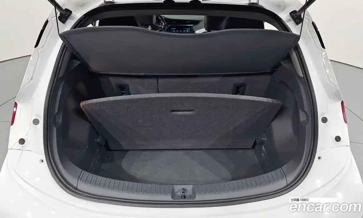 Chevrolet Bolt EV 2018 0.2 Автомат в Москве № 540268, фото 20