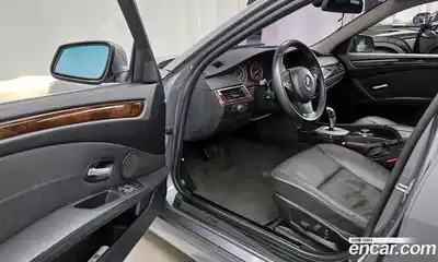 BMW 5-Series 2010 3.0 Автомат в Москве № 540889, миниатюра 10