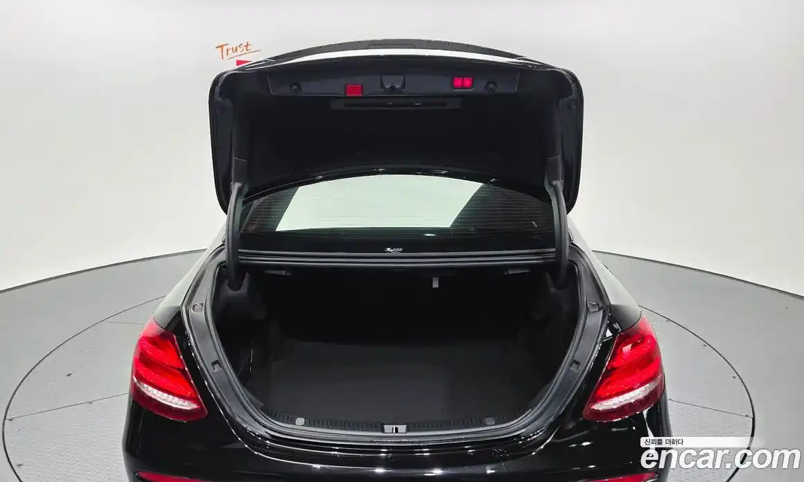 Mercedes-Benz E-Class 2020 2.0 Автомат в Москве № 543206, фото 20