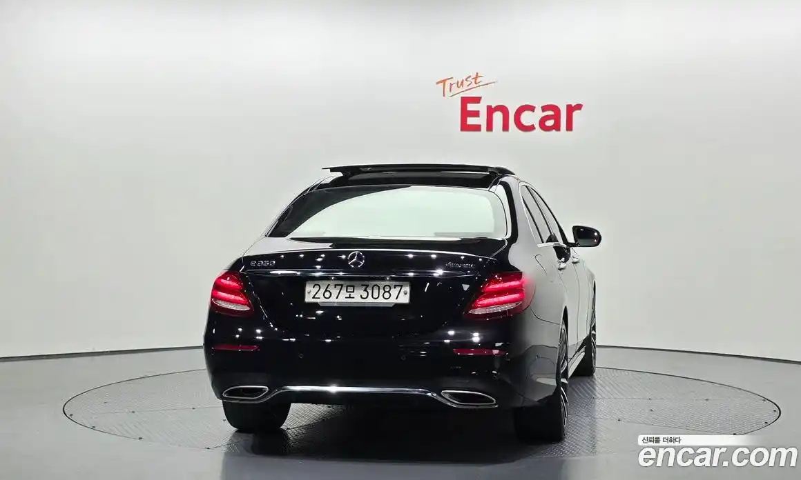 Mercedes-Benz E-Class 2020 2.0 Автомат в Москве № 543206, фото 4