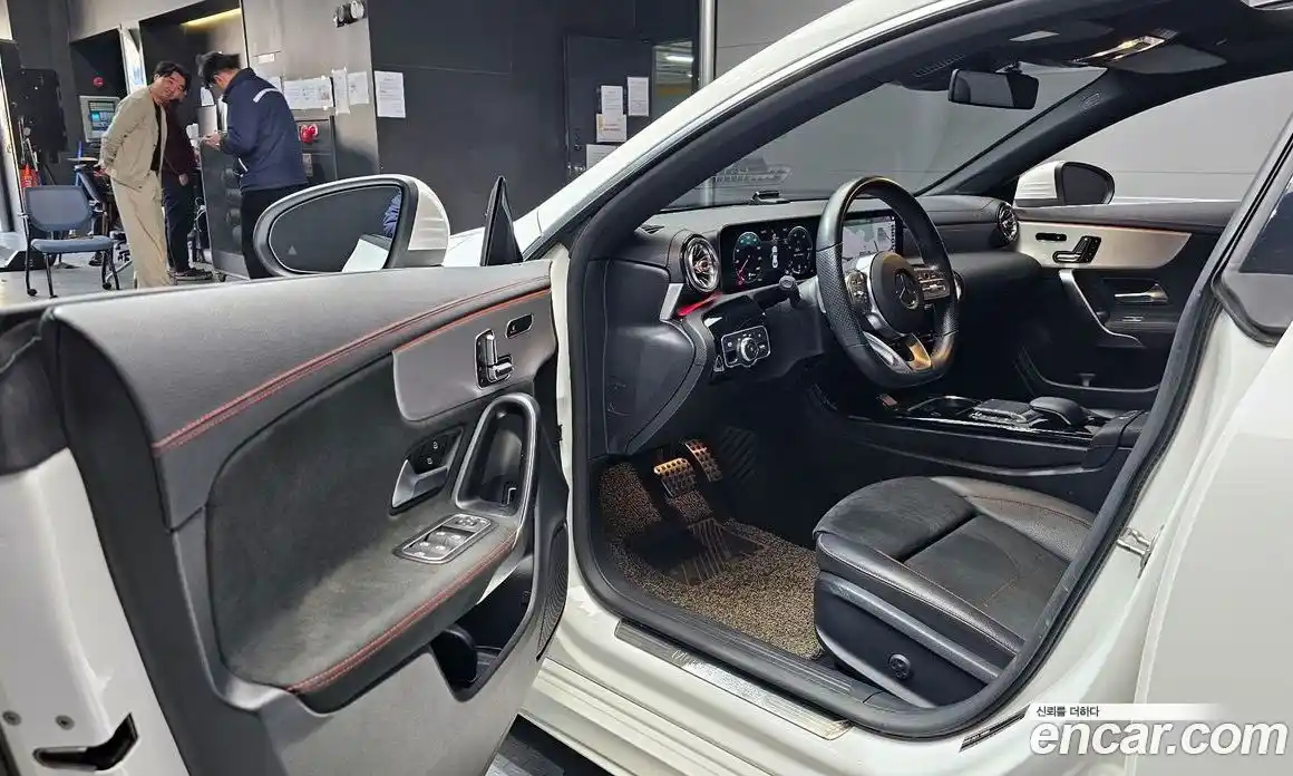 Mercedes-Benz CLA-Class 2020 2.0 Автомат в Москве № 543434, фото 11