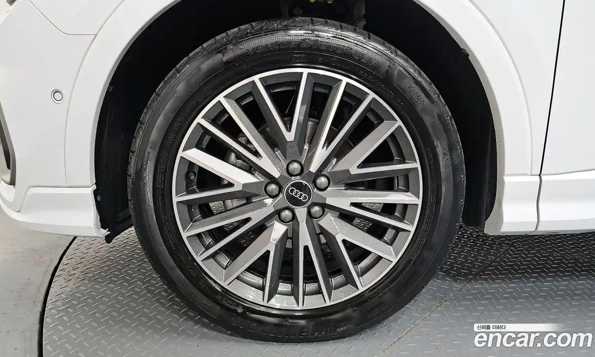 Audi Q3 2023 2.0 Автомат в Москве № 544063, фото 5