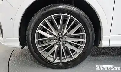 Audi Q3 2023 2.0 Автомат в Москве № 544063, миниатюра 5