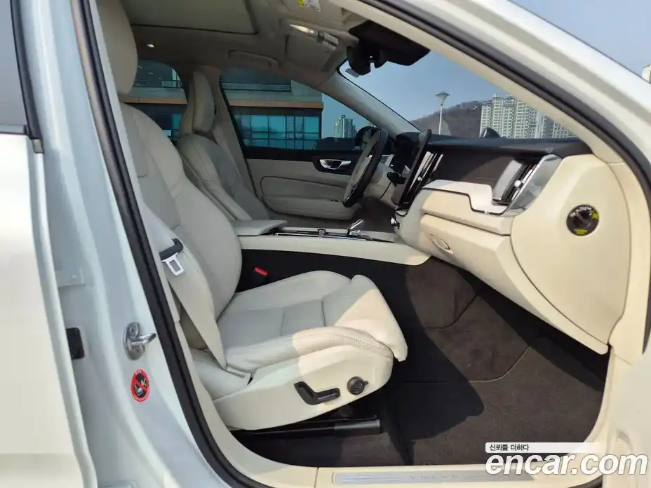 Volvo XC60 2026 2.0 Автомат в Москве № 544989, фото 15