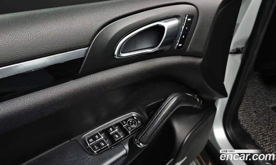 Porsche Cayenne 2011 4.8 Автомат в Москве № 545845, фото 17