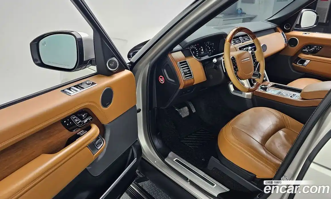 Land Rover Range-Rover 2019 4.4 Автомат в Москве № 546182, фото 11