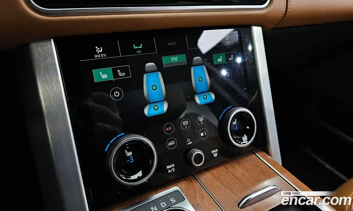 Land Rover Range-Rover 2019 4.4 Автомат в Москве № 546182, фото 16