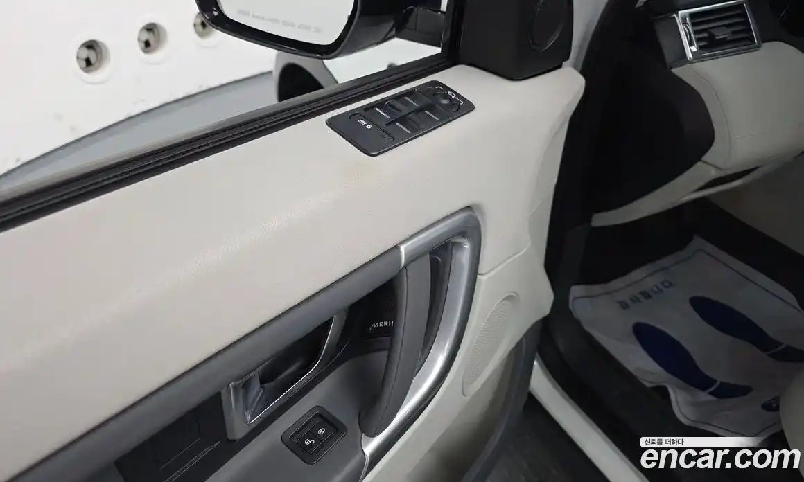 Land Rover Discovery Sport 2019 2.0 Автомат в Москве № 546274, фото 17