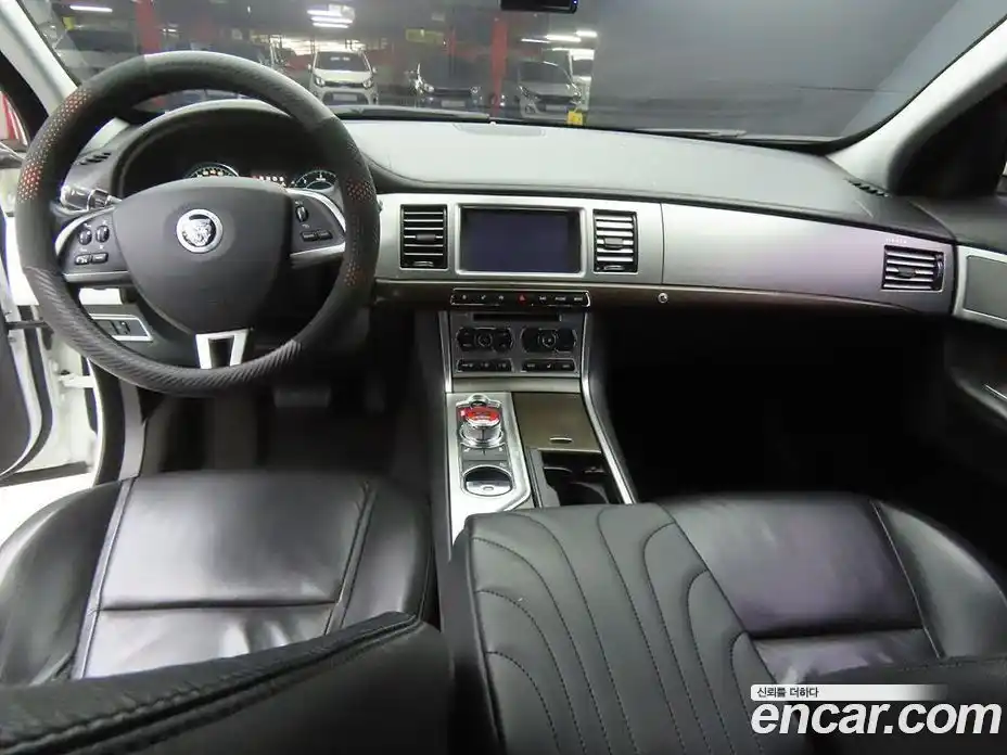 Jaguar XF 2012 2.2 Автомат в Москве № 547800, фото 7
