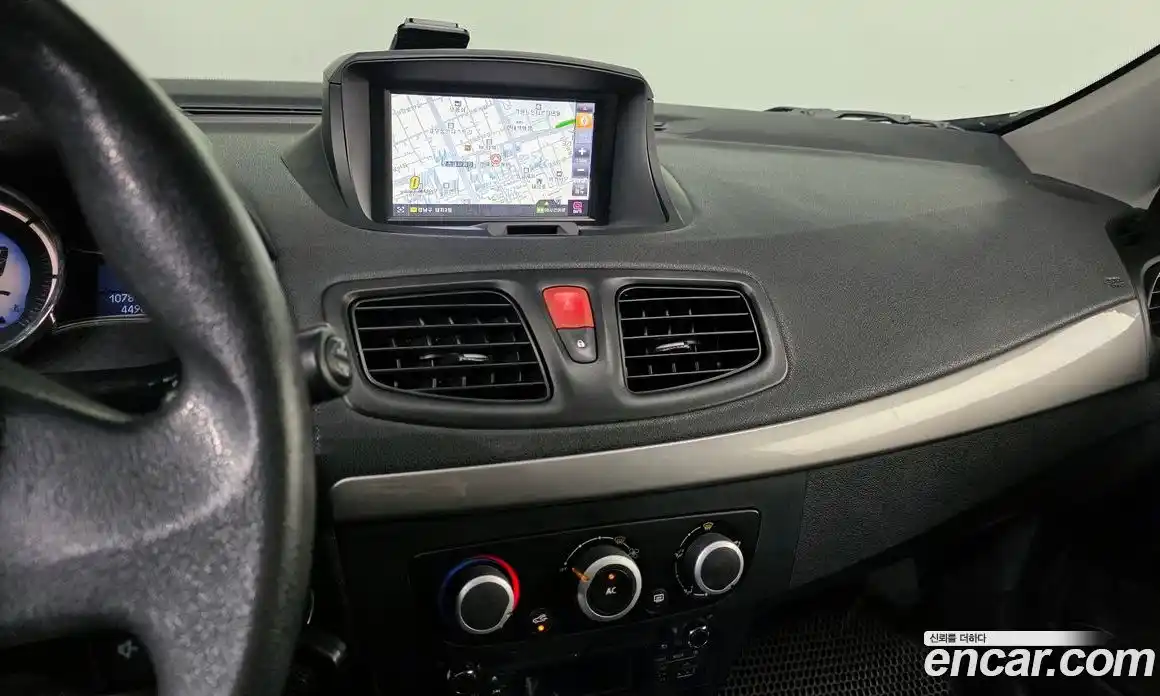 Renault SM3 2015 1.6 Автомат в Москве № 107250, фото 19