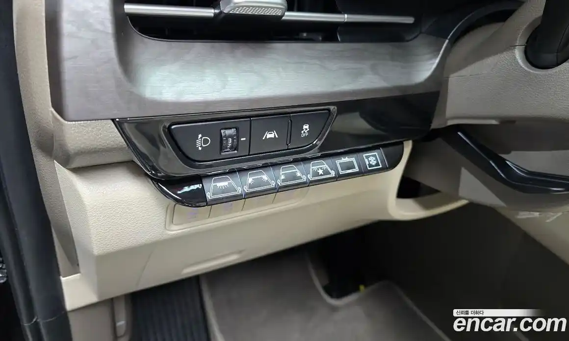 Kia Canival 2023 3.5 Автомат в Москве № 109797, фото 17