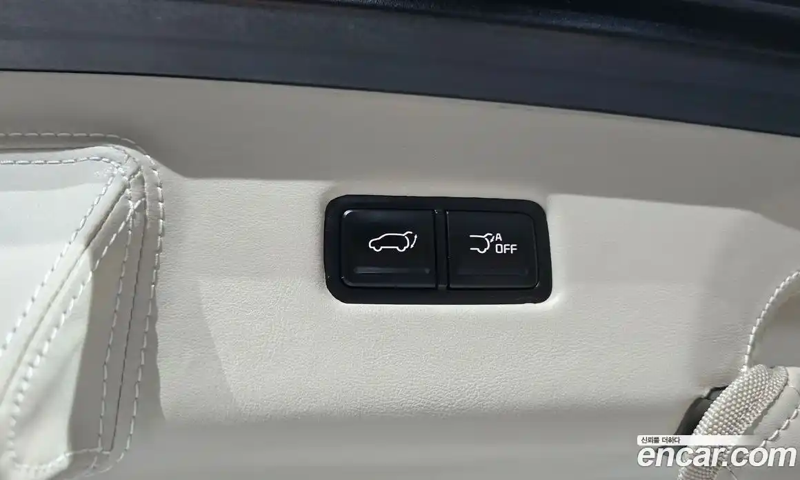 Kia Canival 2023 3.5 Автомат в Москве № 109797, фото 20