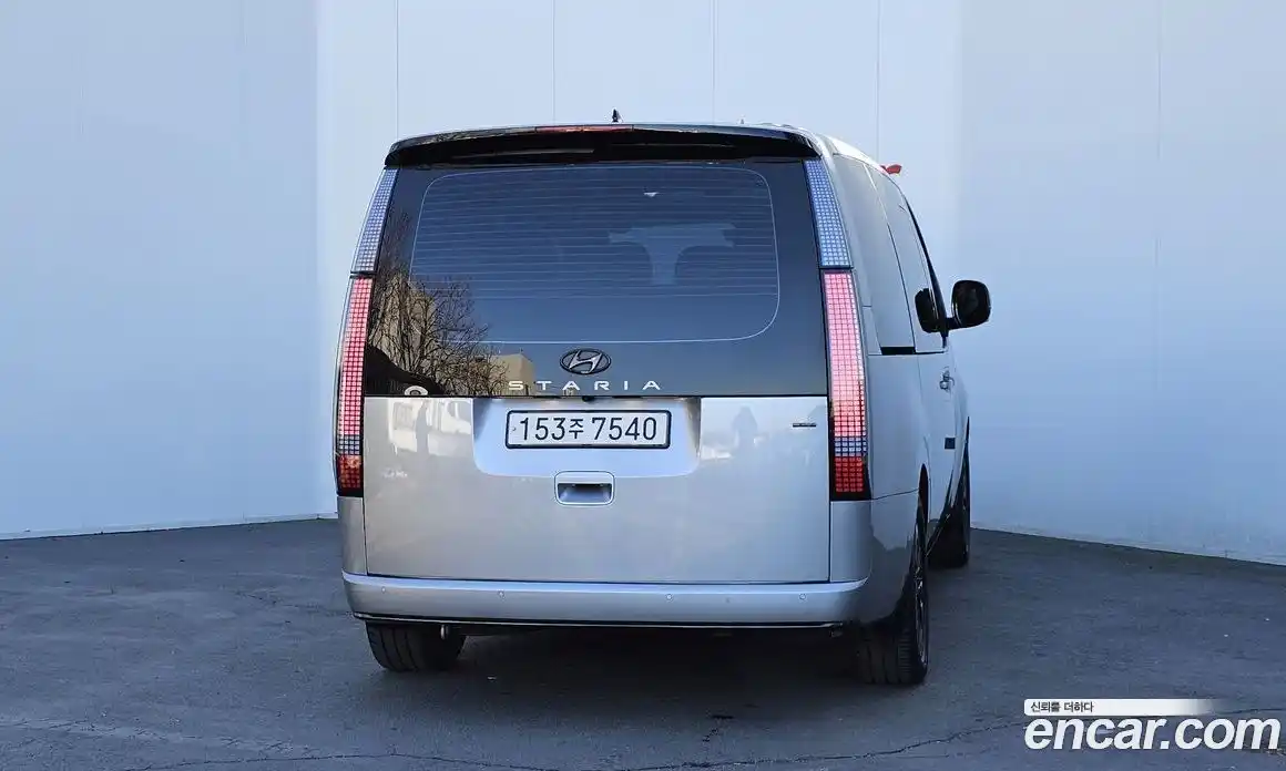 Hyundai Staria 2023 2.2 Автомат в Москве № 112725, фото 1