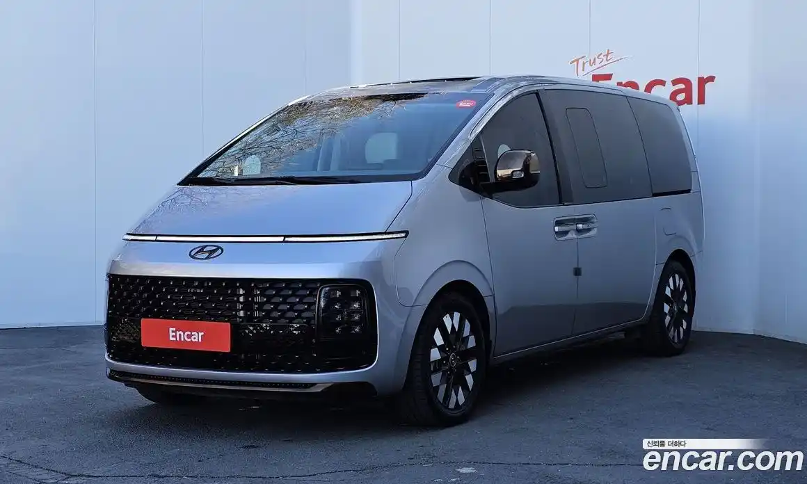 Hyundai Staria 2023 2.2 Автомат в Москве № 112725, фото 2