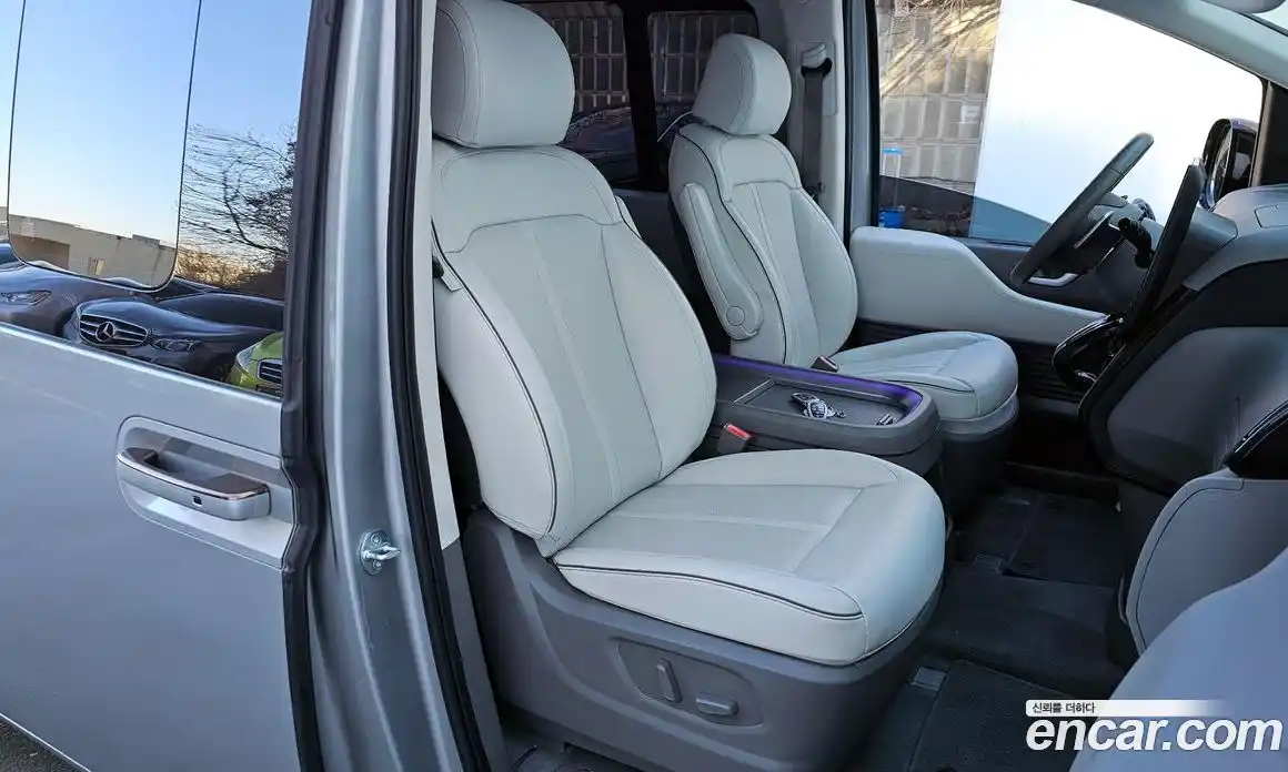 Hyundai Staria 2023 2.2 Автомат в Москве № 112725, фото 3