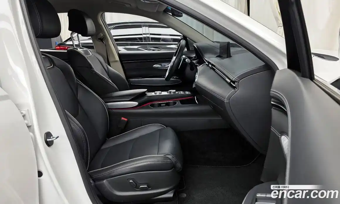 Genesis GV70 2023 2.5 Автомат в Москве № 117824, фото 18