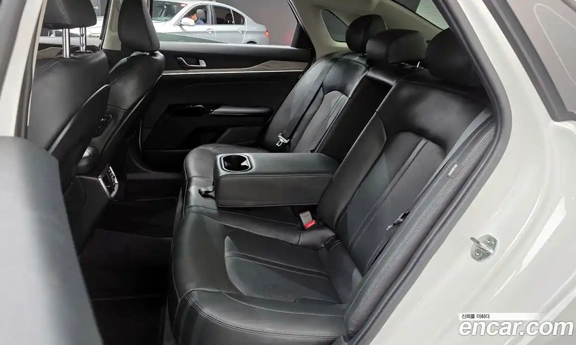 Kia K5 2020 2.0 Автомат в Москве № 120103, фото 10