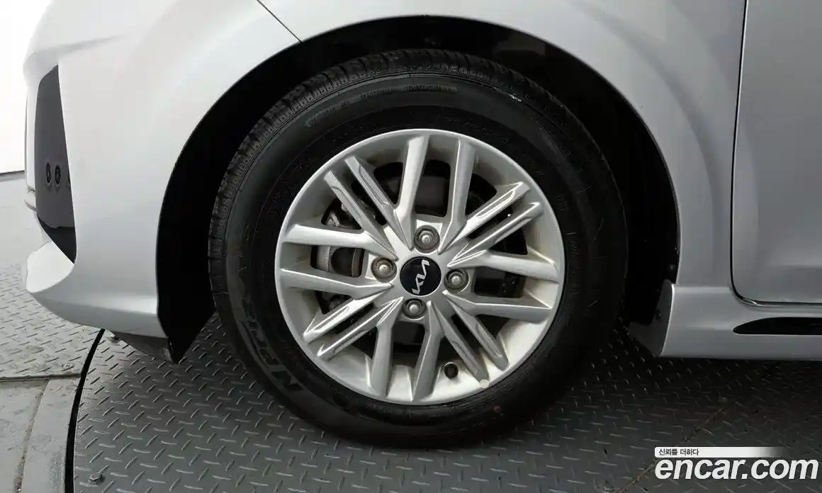 Kia Morning 2023 1.0 Автомат в Москве № 120151, фото 4