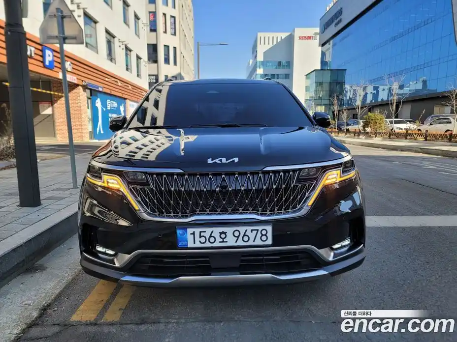 Kia Canival 2023 3.5 Автомат в Москве № 121267, фото 3