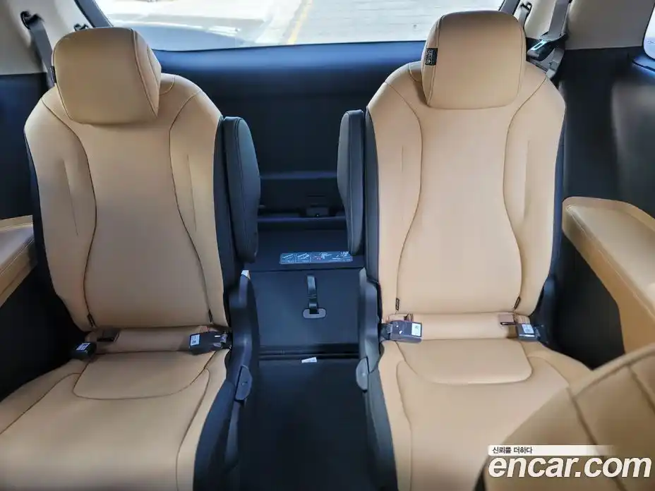 Kia Canival 2023 3.5 Автомат в Москве № 121267, фото 7