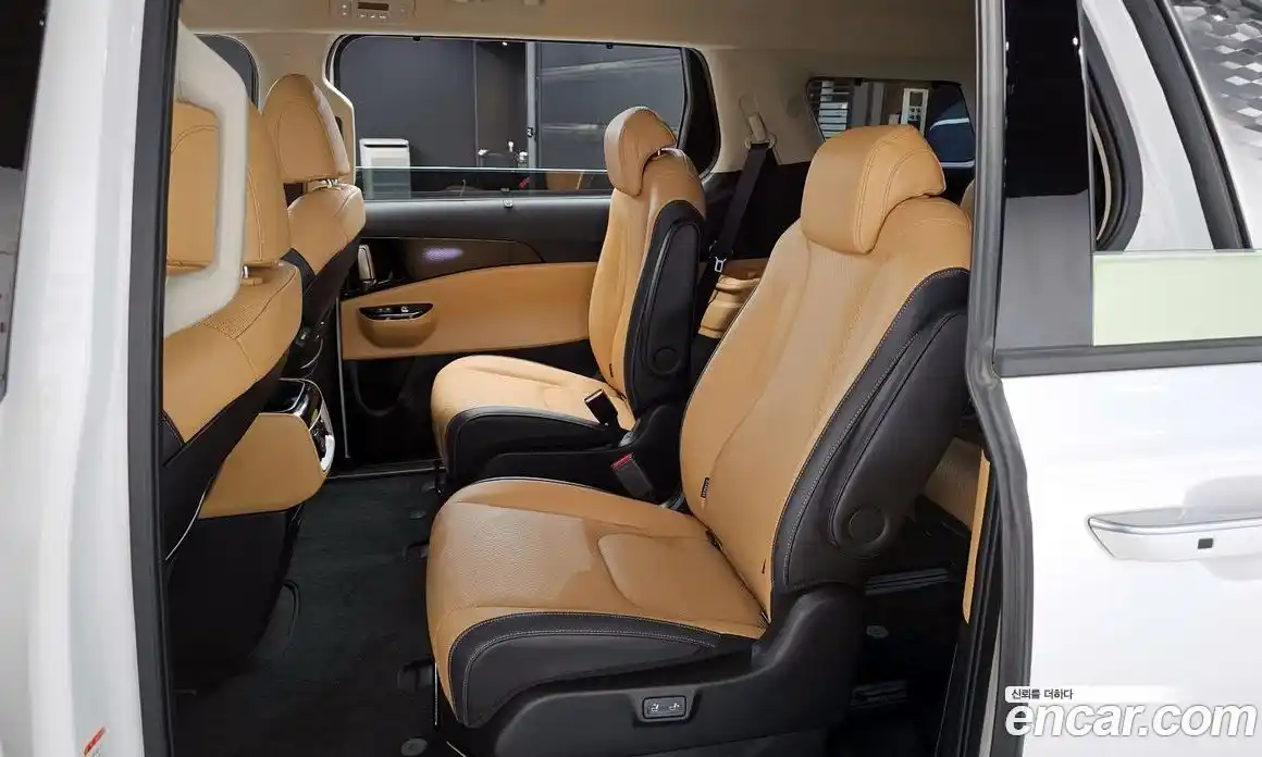 Kia Canival 2023 3.5 Автомат в Москве № 133344, фото 12