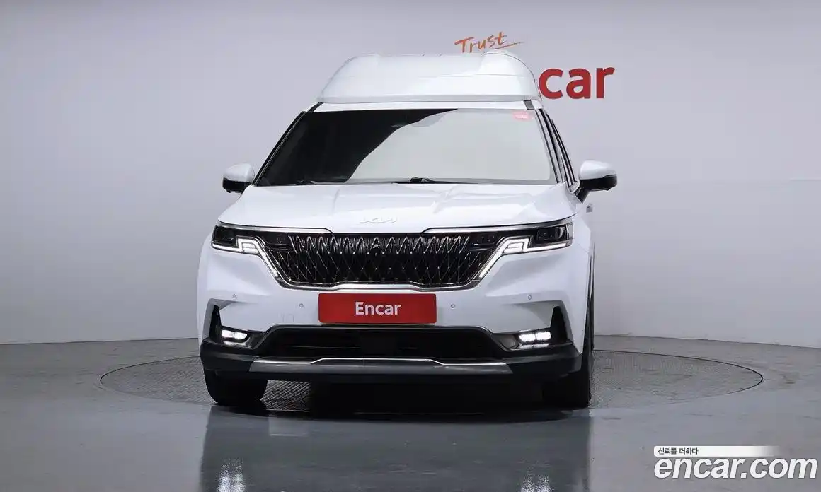 Kia Canival 2023 3.5 Автомат в Москве № 133344, фото 3