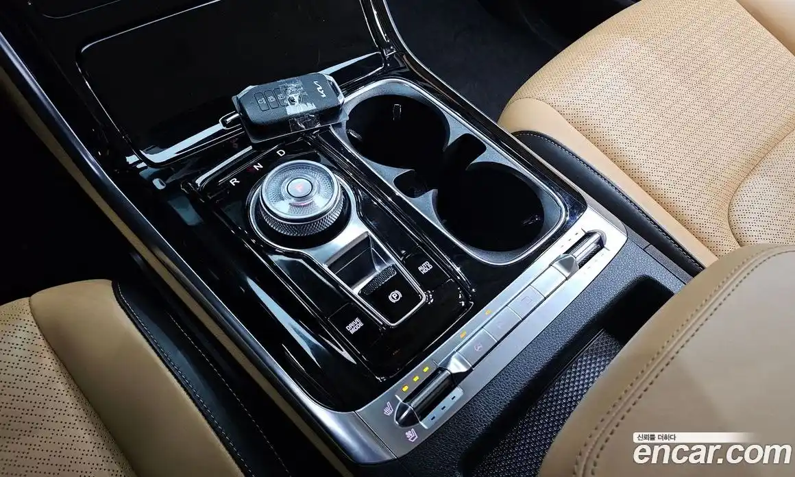 Kia Canival 2023 3.5 Автомат в Москве № 133344, фото 9