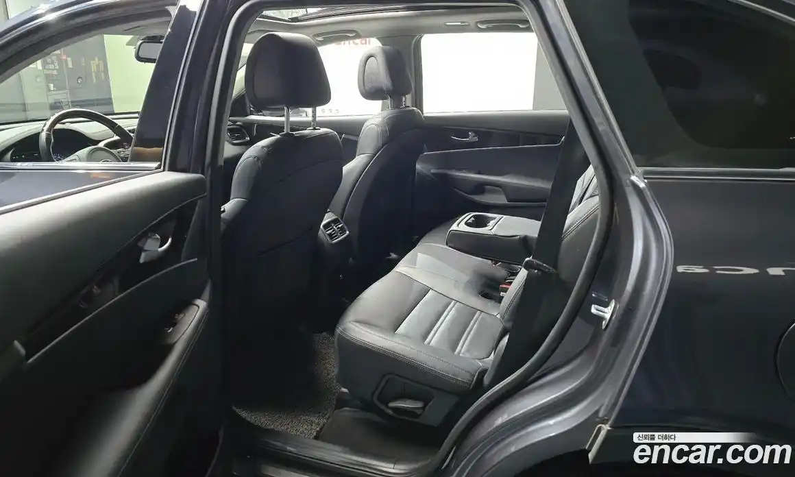 Kia Sorento 2017 2.0 Автомат в Москве № 133377, фото 11