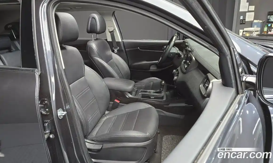 Kia Sorento 2017 2.0 Автомат в Москве № 133377, фото 12