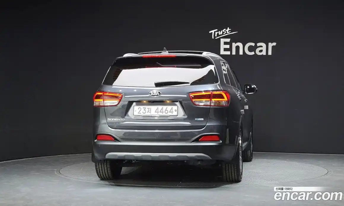 Kia Sorento 2017 2.0 Автомат в Москве № 133377, фото 4