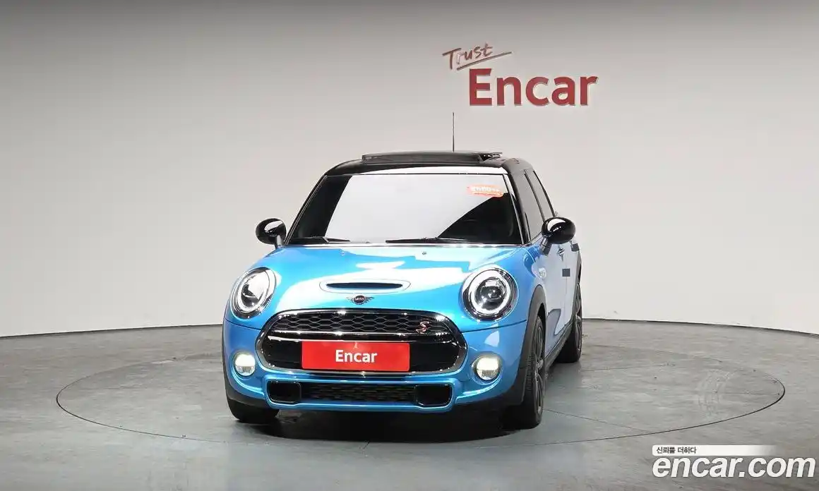 Mini Cooper 2019 2.0 Автомат в Москве № 134942, фото 12