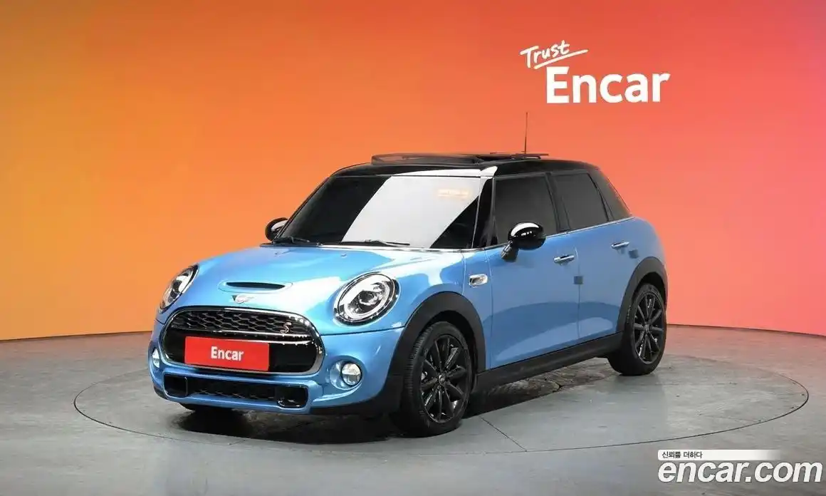Mini Cooper 2019 2.0 Автомат в Москве № 134942, фото 7